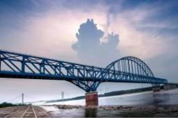 全國鐵路營業(yè)里程突破14萬公里